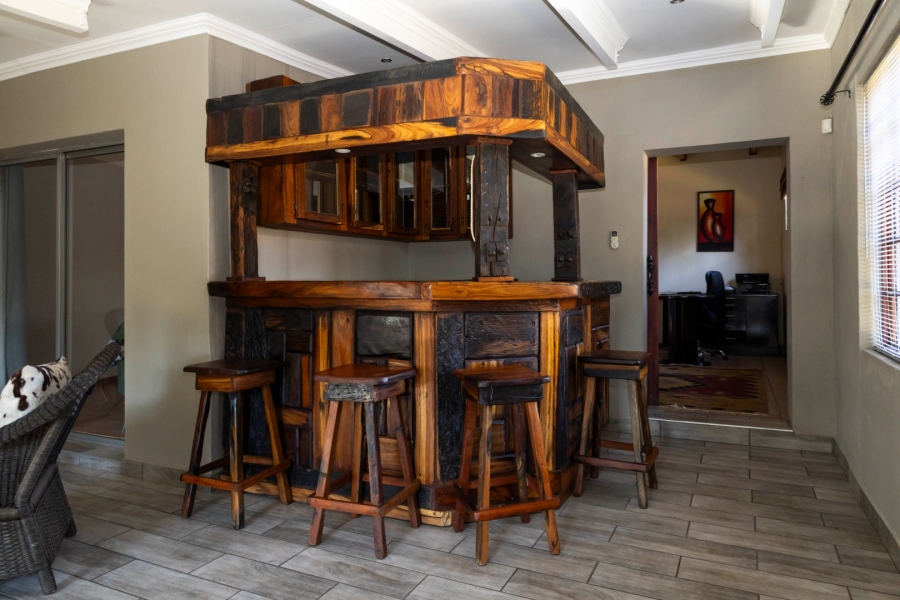 To Let 4 Bedroom Property for Rent in Ifafi North West